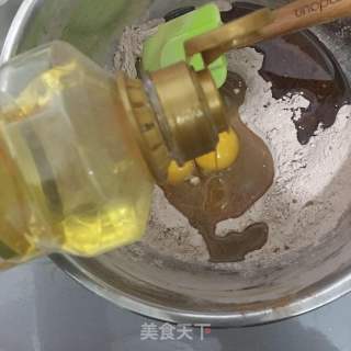 巧克力蔓越莓玛芬蛋糕的做法步骤：7