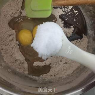 巧克力蔓越莓玛芬蛋糕的做法步骤：8
