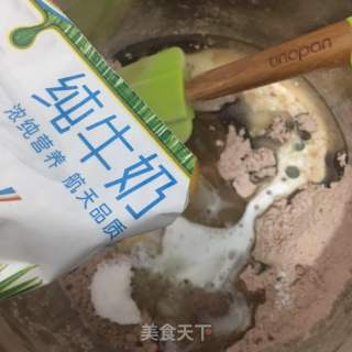 巧克力蔓越莓玛芬蛋糕的做法步骤：9