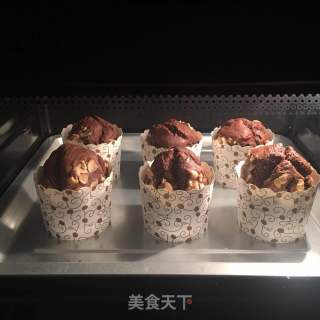 巧克力蔓越莓玛芬蛋糕的做法步骤：13