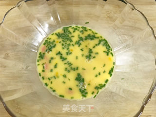 泡面香肠烘蛋的做法步骤：5
