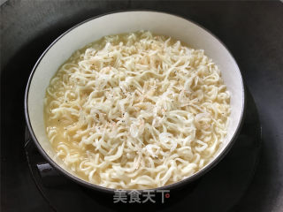 泡面虾皮蛋羹的做法步骤：6