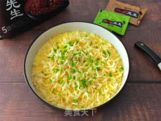泡面虾皮蛋羹的做法步骤：8