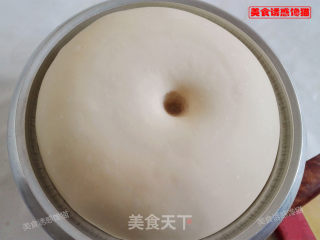 莲蓉花式面包的做法步骤：2