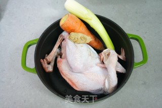 胡萝卜鸡汤&酸辣鸡块的做法步骤：2