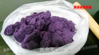 紫薯双色卷的做法步骤：1