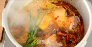 酱焖猪脚的做法步骤：2