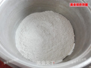 红糖开花米发糕的做法步骤：1