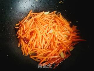 尖椒炒胡萝卜丝的做法步骤：6