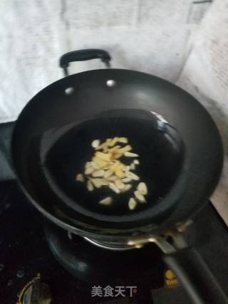 黄豆酱爆花菜的做法步骤：3