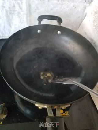 月牙骨炖土豆玉米的做法步骤：3