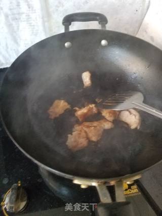 月牙骨炖土豆玉米的做法步骤：4