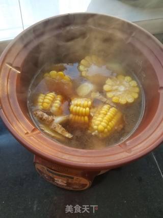 月牙骨炖土豆玉米的做法步骤：5