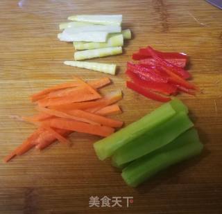 培根蔬菜卷的做法步骤：1