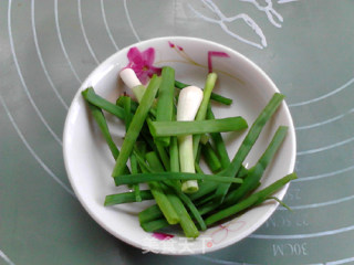 香菇胡萝卜炒方便面的做法步骤：4