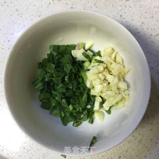 酸菜肉末米粉的做法步骤：3