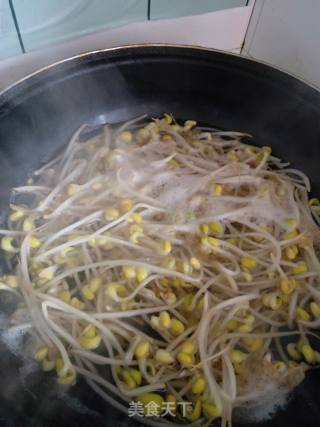 韭菜炒黄豆芽的做法步骤：2