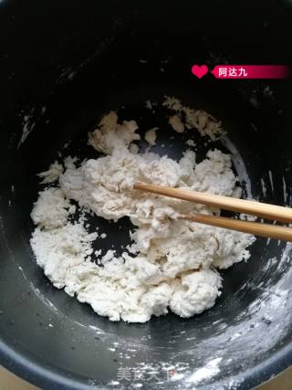 火腿肠包的做法步骤：1