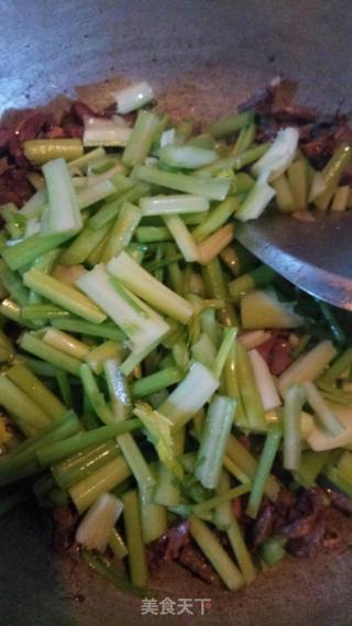 鸡心炒芹菜的做法步骤：7