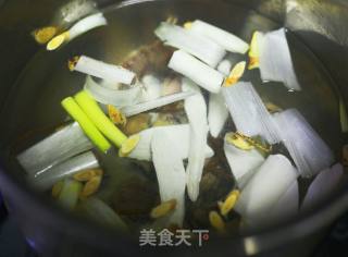 药膳鸽子汤的做法步骤：4
