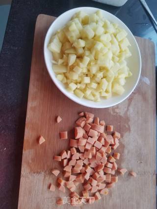 土豆火腿炒饭的做法步骤：1