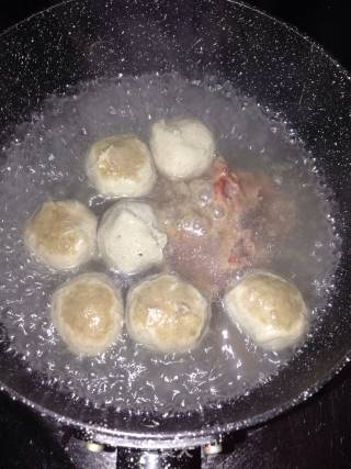 牛肉牛肉丸汤河粉的做法步骤：5