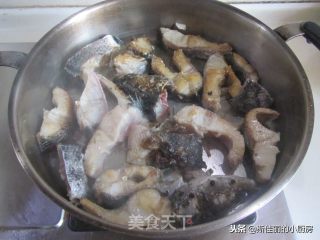 财鱼汤粉的做法步骤：3
