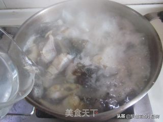 财鱼汤粉的做法步骤：4