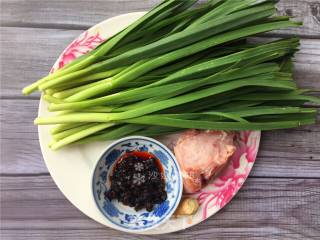 蒜苗盐煎肉的做法步骤：1
