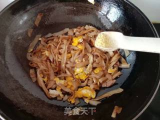 鸡蛋牛肉炒河粉的做法步骤：14