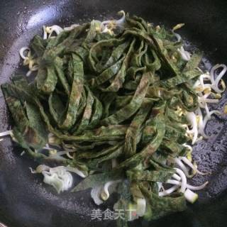 蛋炒菠菜饼的做法步骤：6