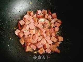 蒜苗炒牛肉丁的做法步骤：5