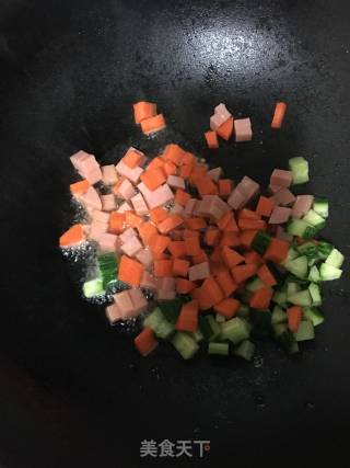 炒米饭的做法步骤：3
