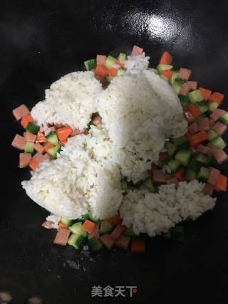 炒米饭的做法步骤：4