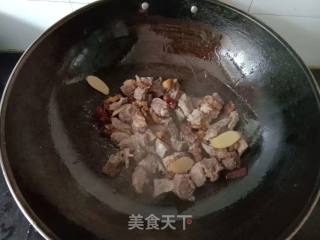 胡萝卜炖牛腩的做法步骤：8