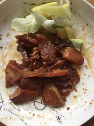 牛肉炒西葫芦的做法步骤：2