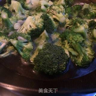 清炖西兰花虾仁的做法步骤：5