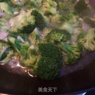 清炖西兰花虾仁的做法步骤：6