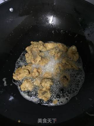 如何使排骨外酥内嫩：糖酥排骨的做法步骤：4