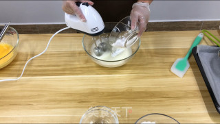 咸蛋黄火腿蛋糕卷的做法步骤：5