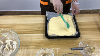 咸蛋黄火腿蛋糕卷的做法步骤：8
