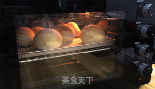 咸蛋黄豆沙面包，满满的内馅幸福感十足的做法步骤：9