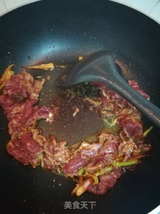 牛肉蒜苔的做法步骤：4