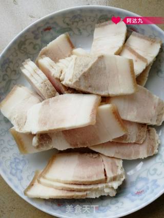 豆干炒五花肉的做法步骤：1