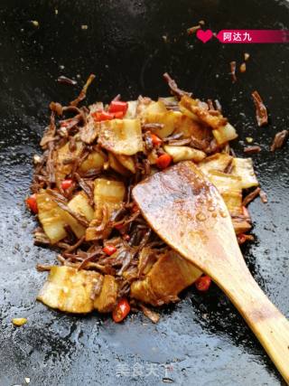 豆干炒五花肉的做法步骤：8