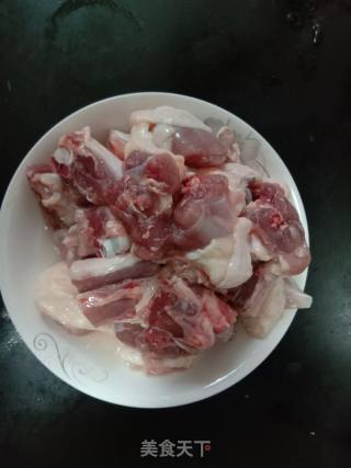 红烧鸭腿的做法步骤：2