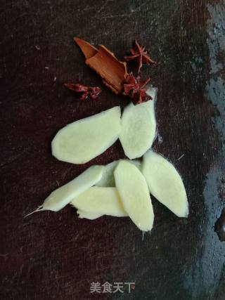 红烧鸭腿的做法步骤：3