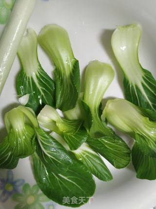 菜心鸡蛋饼的做法步骤：1