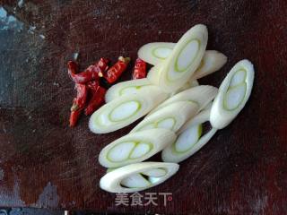 香菇青豆炒面筋的做法步骤：4
