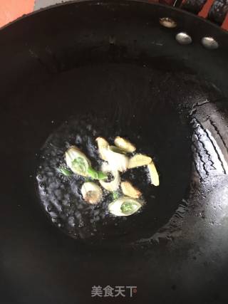 牛肉炒豆芽的做法步骤：3